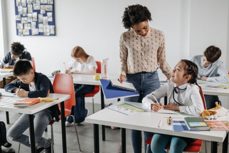 International students in a classroom during their transition to the Dutch education system.